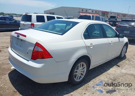 2012 Ford Fusion S z USA, uszkodzony, nr VIN 3FAHP0GA2CR138002